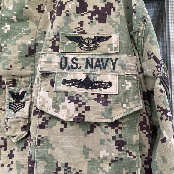 Authentic U.S. Navy Jacket, US Army Jacket - Picture 3 of 13